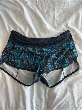 Women’s Lululemon Teal Leaf Print Active Shorts